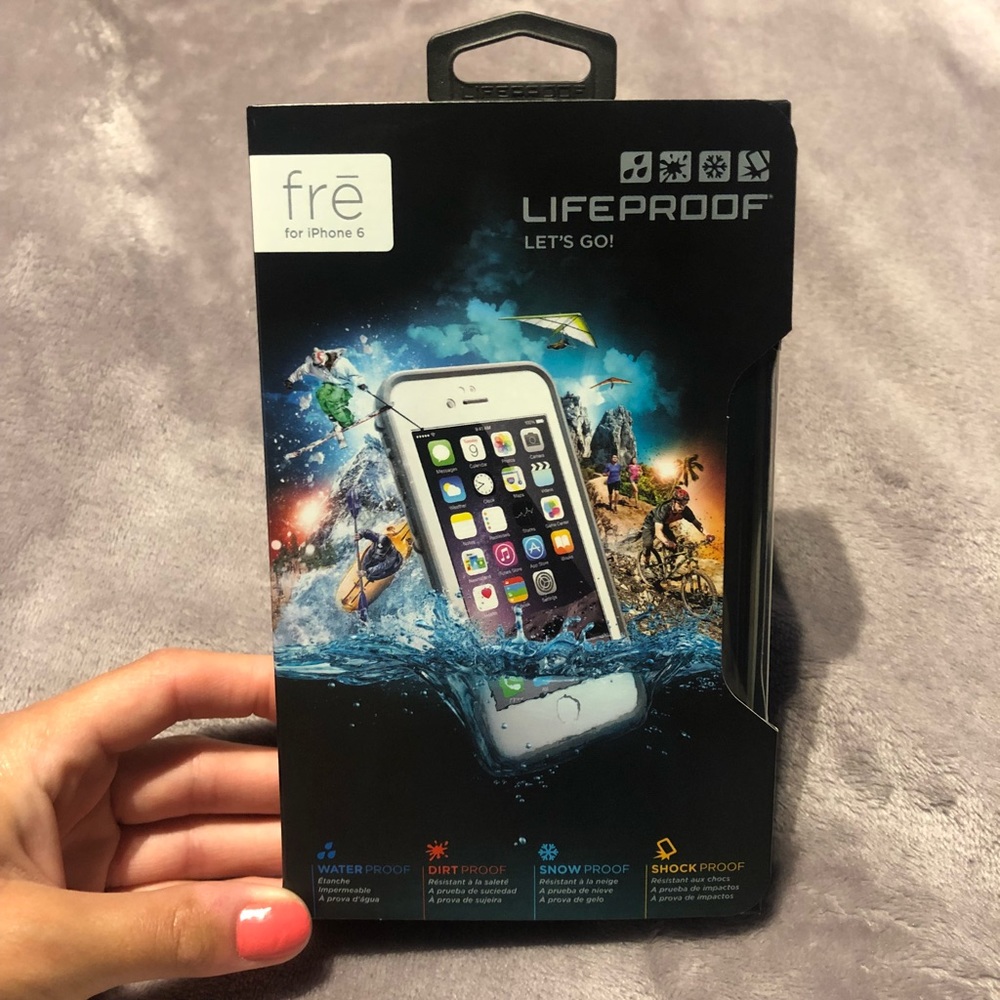 BRAND NEW Lifeproof frē case (iPhone 6)